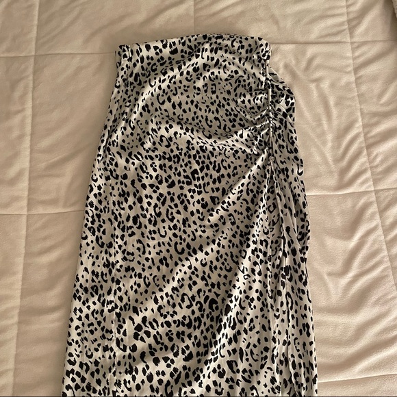 Zara Dresses & Skirts - Zara Leopard Print Skirt